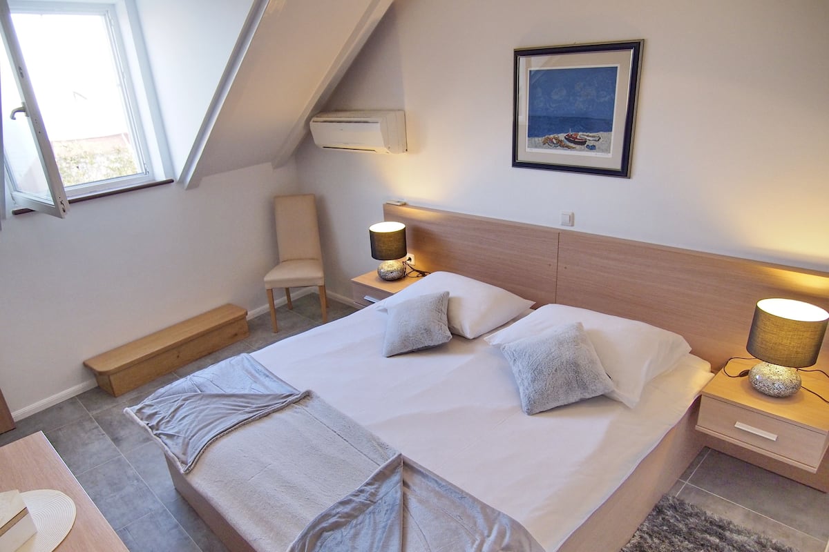 Appartement, 1 slaapkamer, uitzicht op zee | 2 slaapkamers, gratis wifi, beddengoed