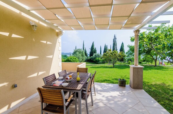 Huoneisto (Comfort One-Bedroom Apartment with Te) | Terassi/patio