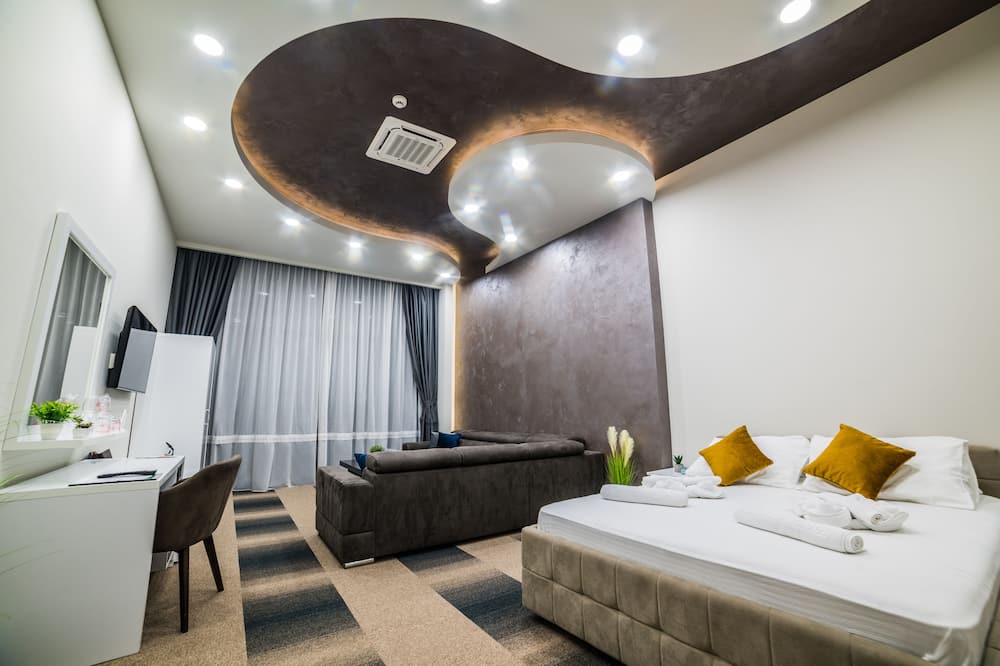 Hotel River