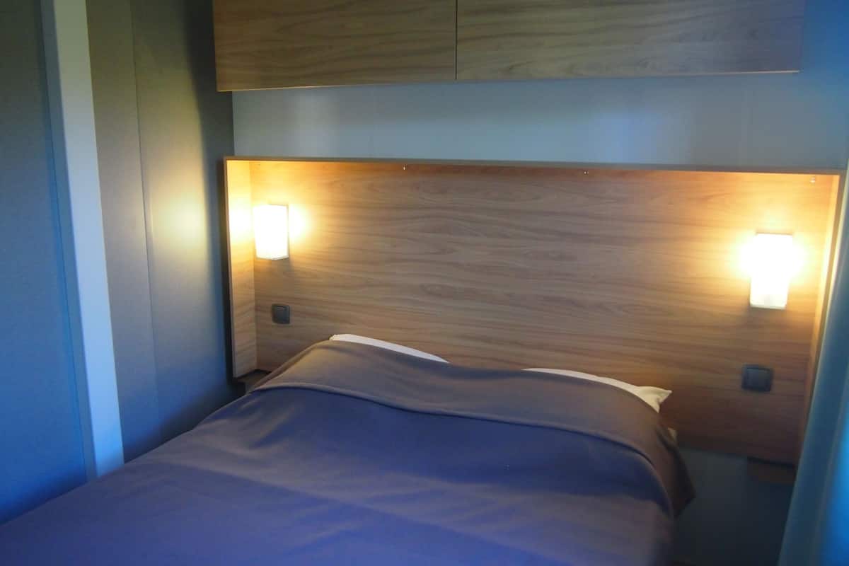 Casa rodante Confort, para no fumadores (4 pers) | Edredón, tabla de planchar con plancha, cunas y wifi