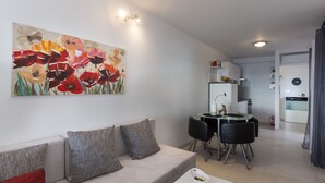 Studio, balkon, uitzicht op zee | Woonkamer