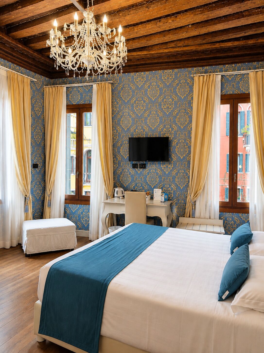 Junior Suite (Campo S Fosca and Canal View)