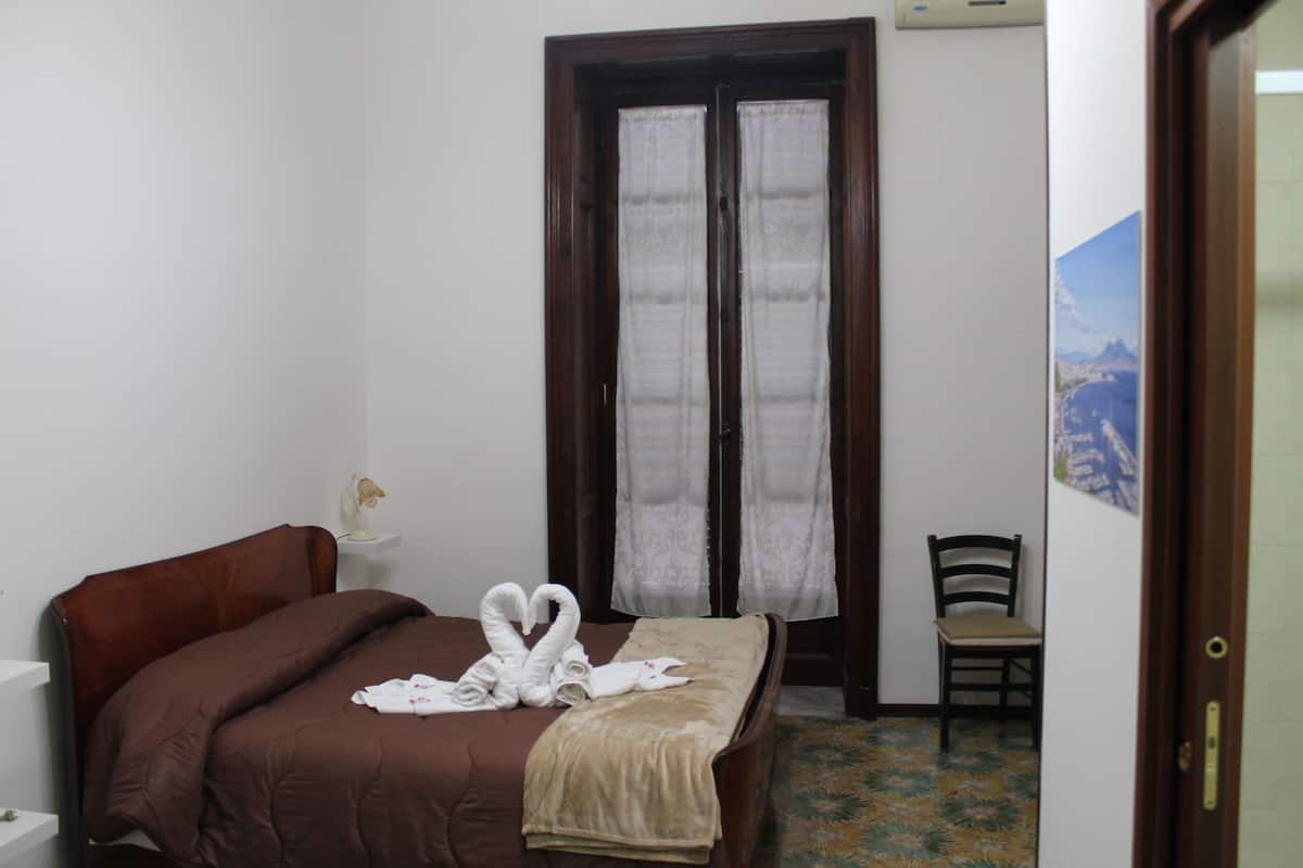 Triple Room, City View (Ligeia) | Frette Italian sheets, down comforters, iron/ironing board, free WiFi