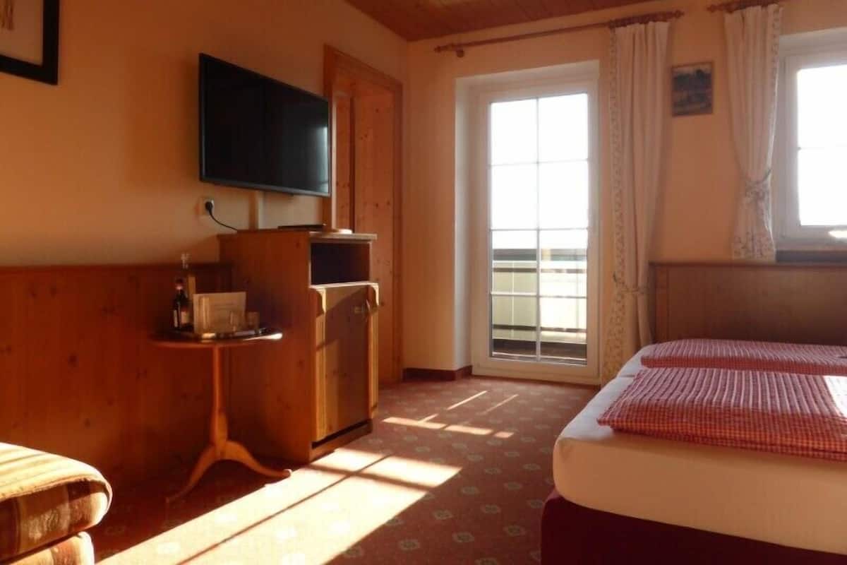 Comfort tweepersoonskamer | Een kluis op de kamer, gratis wifi, beddengoed