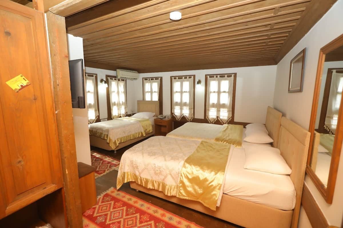 standard triple room | in-room safe, soundproofing, free wifi, bed sheets