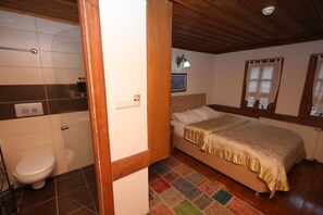 经济双人房 | 客房内保险箱、隔音、免费 WiFi、床单