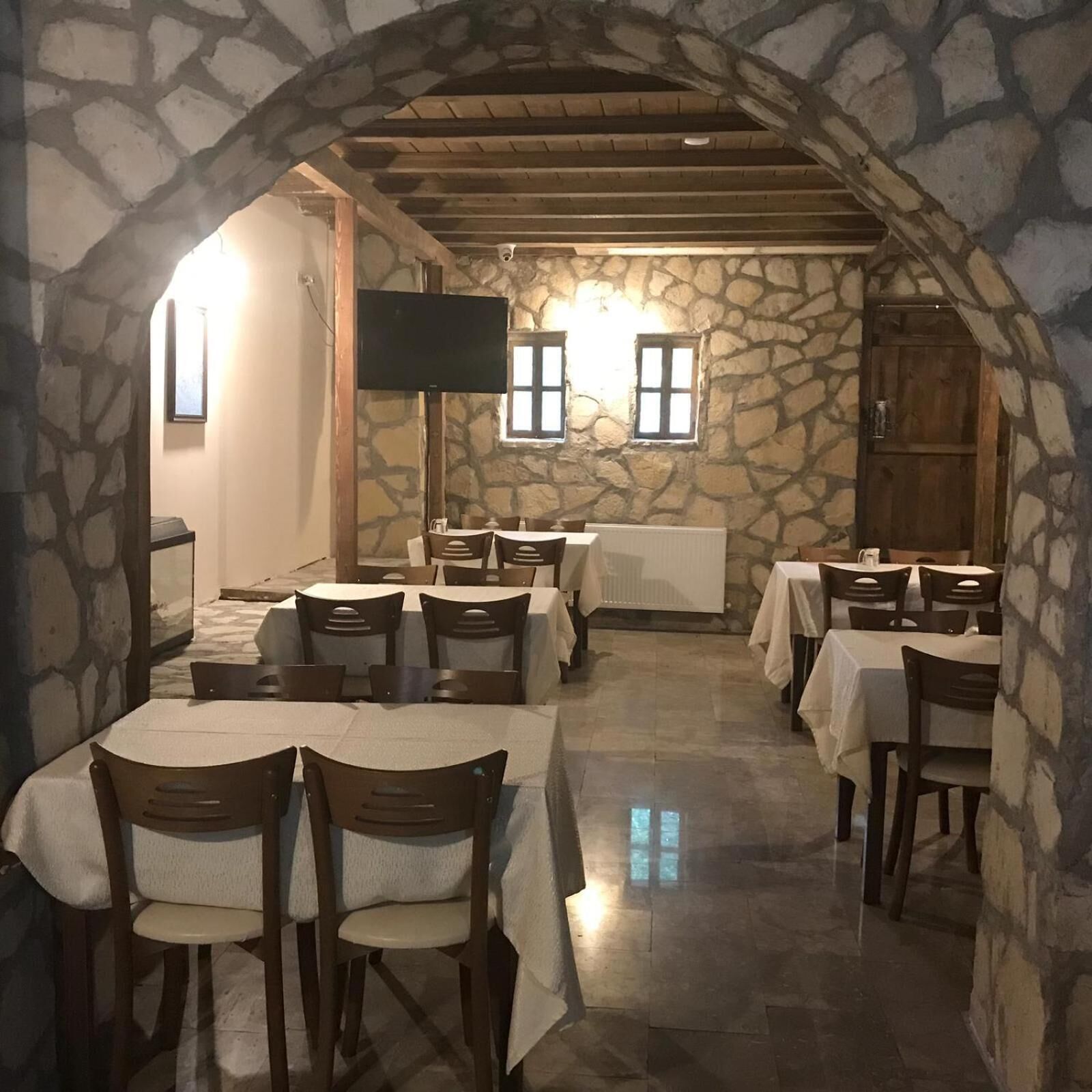 breakfast, lunch, dinner served; local cuisine