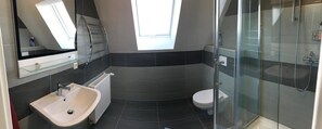 Shower, towels