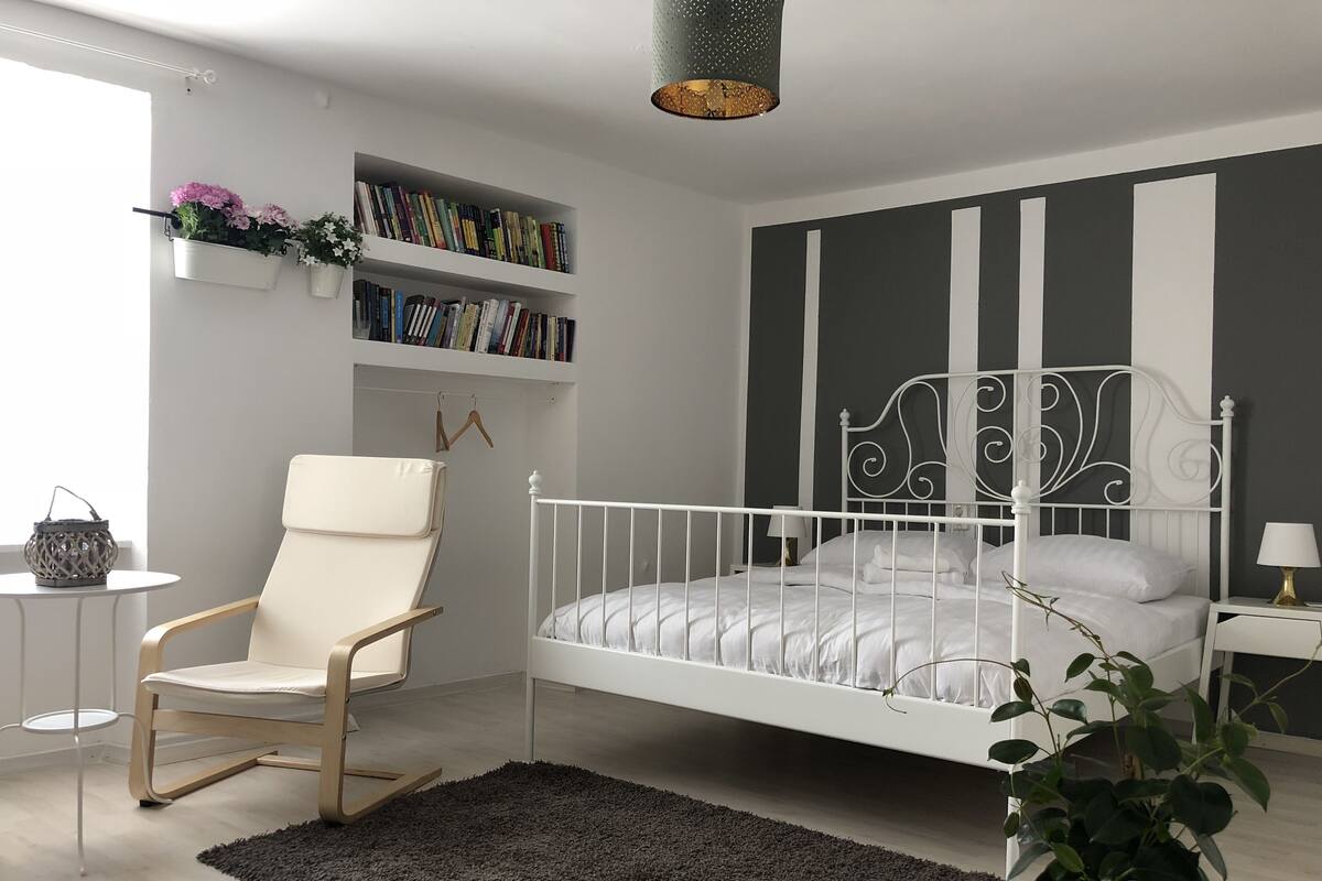 Double Room, Private Bathroom (Balcony)