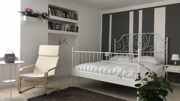 Double Room, Private Bathroom (Balcony) | Free WiFi, bed sheets