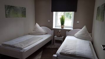 Apartment | Free WiFi, bed sheets