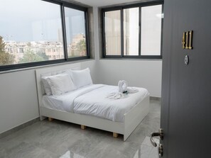 Deluxe Suite, 1 Double Bed, Non Smoking, City View | View from room