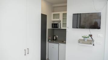 Signature-Studio, 1 Doppelbett, Nichtraucher, Stadtblick | Eigene Küche | Kühlschrank, Mikrowelle, Wasserkocher, Kochgeschirr/Geschirr/Besteck
