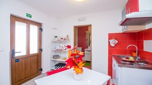 Soundproofing, iron/ironing board, free WiFi, bed sheets - Apartments Kristic (Dubrovnik)