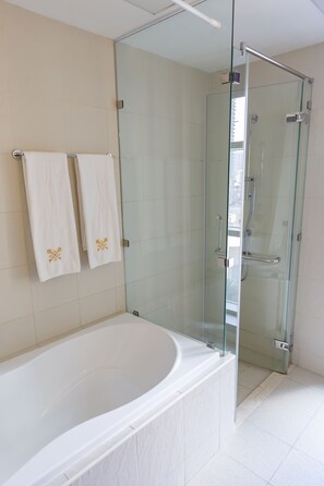 Appartement Confort, 3 chambres | Salle de bain