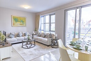 Comfort Apartment, 3 Bedrooms | Living area