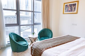 Apartamento Confort, 3 habitaciones | 3 dormitorios, edredones de plumas, tabla de planchar con plancha