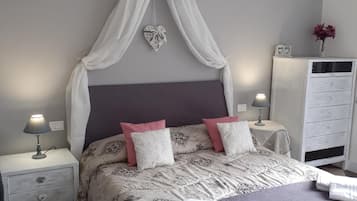 Cortinas blackout, ferros/tábuas de passar roupa, Wi-Fi de cortesia