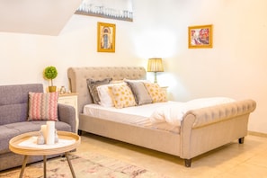 Studio, 1 Double Bed with Sofa bed, Non Smoking | Free WiFi, bed sheets - Premium suites on Beach Ha-kovshim 15 (Tel Aviv)