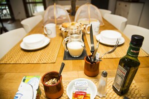 Desayuno continental incluido todos los días 