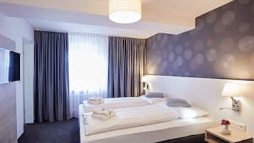 Desk, soundproofing, iron/ironing board, free WiFi