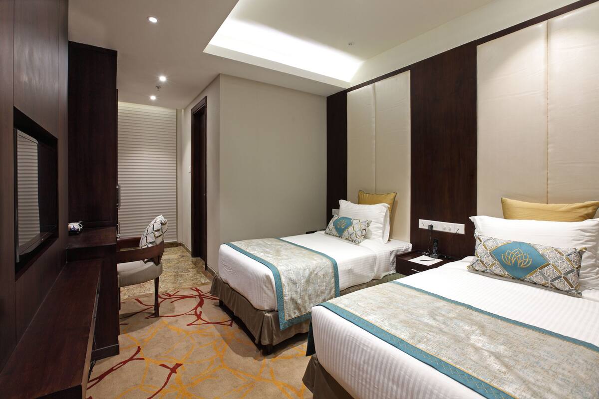 Minibar, in-room safe, individually furnished, desk