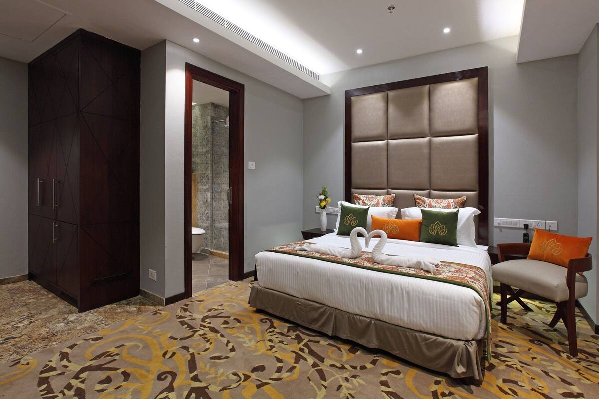 Minibar, in-room safe, individually furnished, desk