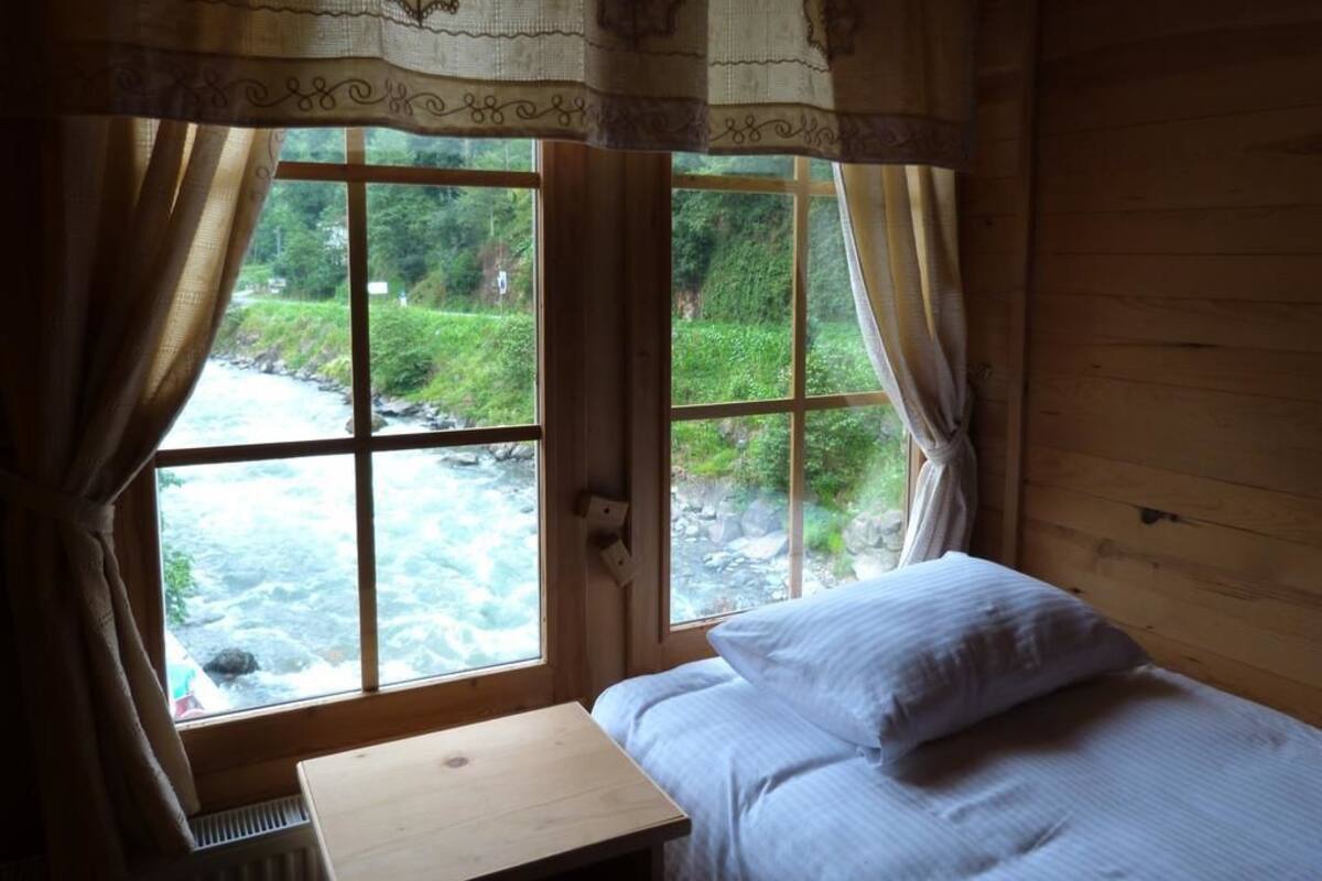 Doppia Standard uso singolo, vista montagna | Una scrivania, tende oscuranti, Wi-Fi gratuito, lenzuola