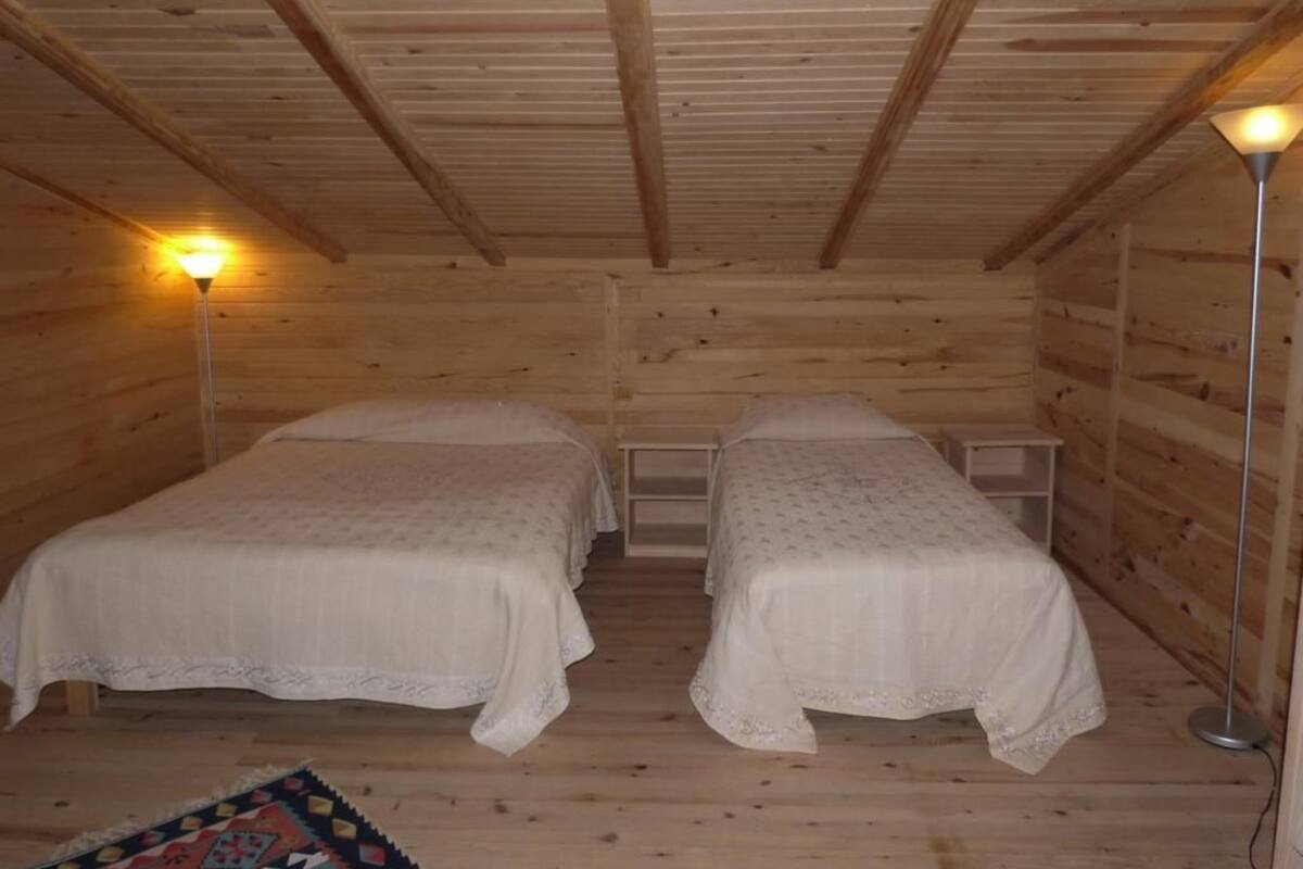 Quadrupla Standard, vista fiume | Una scrivania, tende oscuranti, Wi-Fi gratuito, lenzuola