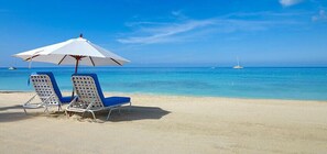 Κοντά στην παραλ ία