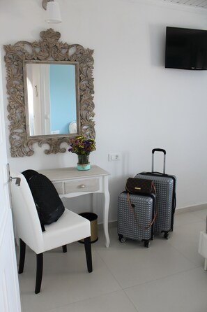 Deluxe Apartment, Sea View (For 4) | Iron/ironing board, free WiFi - Stelios Village Mykonos Airport (Mykonos)