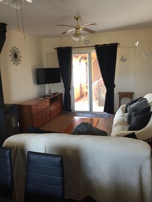 Smart TV, fireplace, printers