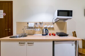 Desk, soundproofing, iron/ironing board, free WiFi
