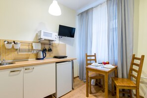 Desk, soundproofing, iron/ironing board, free WiFi