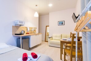 Luxury Apartment, 1 Queen Bed with Sofa bed, Non Smoking, Courtyard View - Ptitsa Hotel (St. Petersburg)