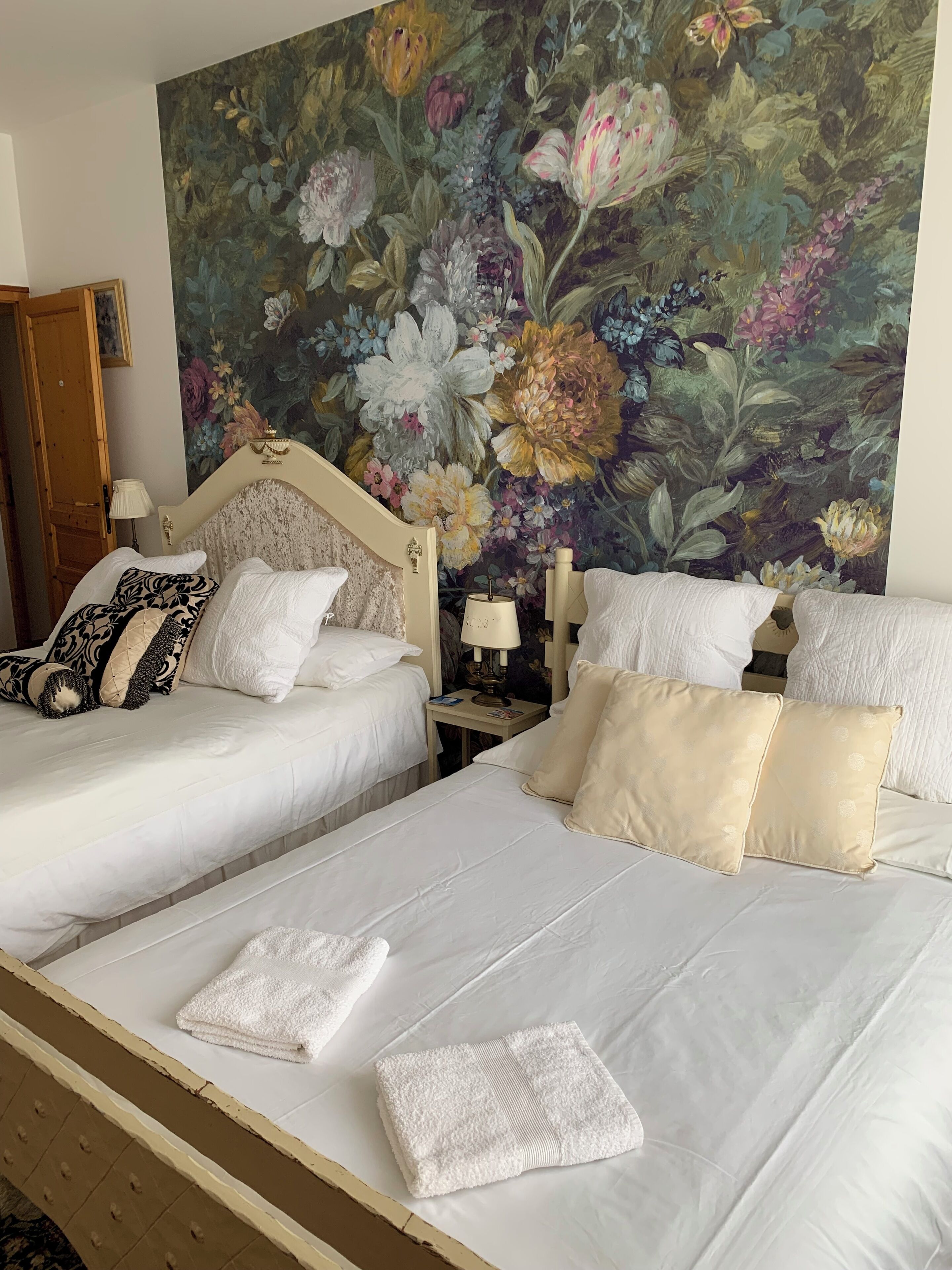 5 Schlafzimmer, Bügeleisen/Bügelbrett, kostenloses WLAN, Bettwäsche