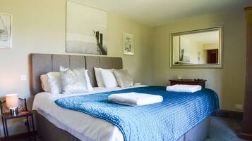 3 bedrooms, soundproofing, iron/ironing board, travel crib