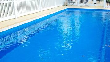 Piscina externa sazonal