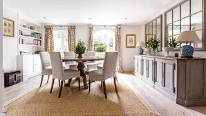Pembroke | Dining - The Pembrokes (London)