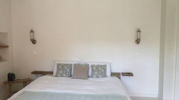 Phòng Superior | Bộ đồ giường cao cấp, nệm Select Comfort, trang trí khác biệt