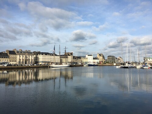 MODERN HOUSE WITH SEA VIEW ON PRETTY GROUND