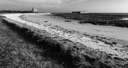 MAISON MODERNE AVEC VUE MER SUR JOLI TERRAIN