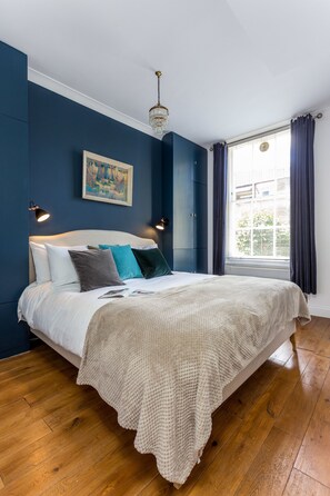 Apartment, 1 Bedroom | 1 bedroom, iron/ironing board, rollaway beds, free WiFi - Stylish Notting Hill apartment for 2-4 (London)