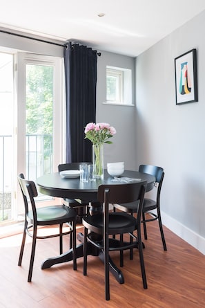 Apartment, 2 Bedrooms | In-room dining - Spacious 2 Bed - Battersea High Street (London)