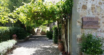 Tyypillinen maalaistalo tarjoaa joulua ja uutta vuotta