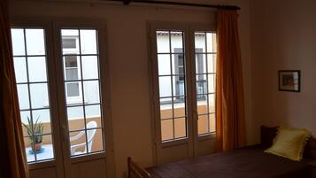 1 chambre, fer et planche Ă repasser, accĂšs Internet, draps fournis