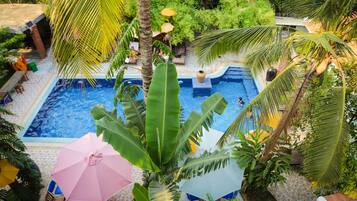 Kolam renang terbuka