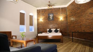 Desk, cribs/infant beds, rollaway beds, free WiFi