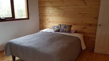 Family Cabin, 3 Bedrooms, Non Smoking | 3 bedrooms, bed sheets, wheelchair access