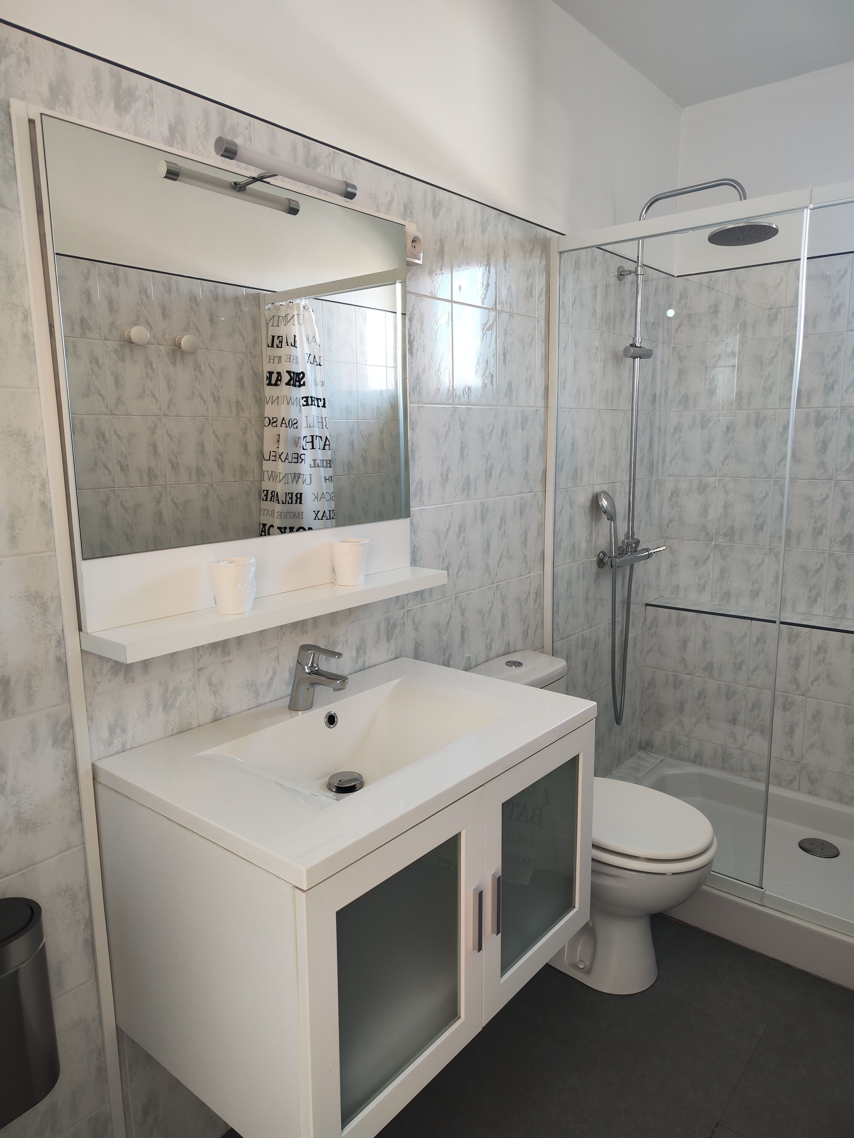 double room | bathroom | free toiletries, hair dryer, towels